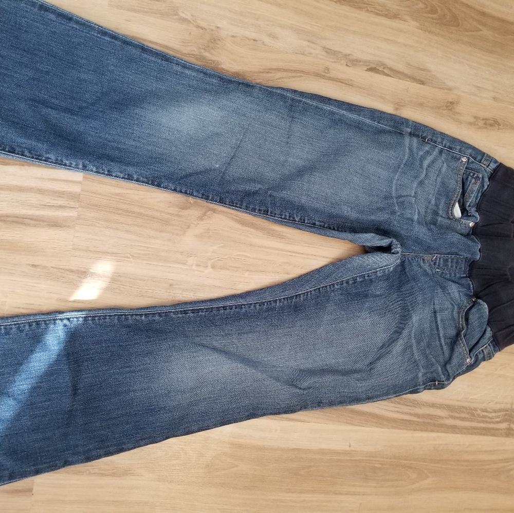 Maternity jeans size 6